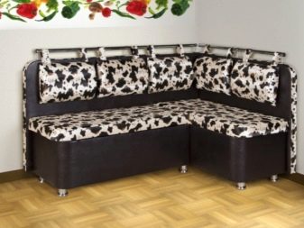 Кухонні куточки з ящиками для зберігання (34 фото): прямі і інші куточки з місцем для зберігання речей на кухні kuhonn kutochki z yaschikami dlya zber gannya 34 foto pryam nsh kutochki z m scem dlya zber gannya rechey na kuhn 21 - Кухонні куточки з ящиками для зберігання (34 фото): прямі і інші куточки з місцем для зберігання речей на кухні
