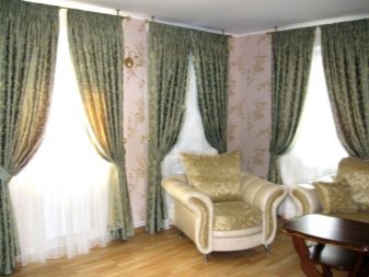 Штори в зал на стельовий карниз (40 фото): як вибрати штори для кутових карнизів у вітальню? Які бувають карнизи для штор? Приклади інтер’єру shtori v zal na stel oviy karniz 40 foto yak vibrati shtori dlya kutovih karniz v u v tal nyu yak buvayut karnizi dlya shtor prikladi nter ru 13 - Штори в зал на стельовий карниз (40 фото): як вибрати штори для кутових карнизів у вітальню? Які бувають карнизи для штор? Приклади інтер’єру