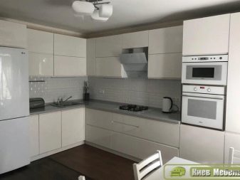 vbudovan kutov kuhn 39 foto plyusi m nusi kutovih kuhonnih garn tur v z vbudovanoyu pobutovoyu tehn koyu var anti dizaynu 12 - Вбудовані кутові кухні (39 фото): плюси і мінуси кутових кухонних гарнітурів з вбудованою побутовою технікою, варіанти дизайну