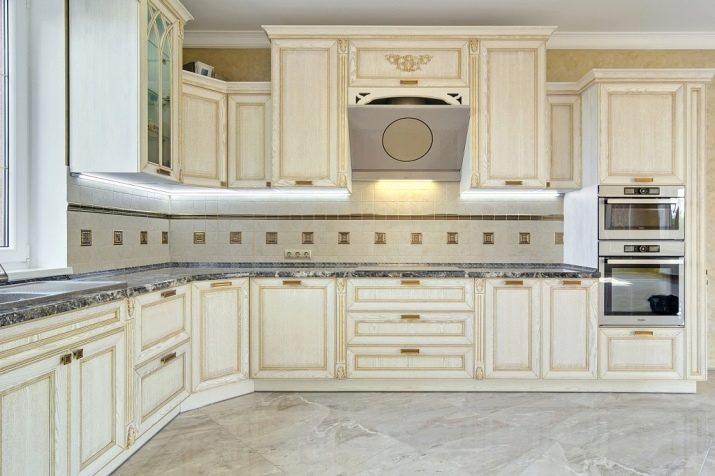vbudovan kutov kuhn 39 foto plyusi m nusi kutovih kuhonnih garn tur v z vbudovanoyu pobutovoyu tehn koyu var anti dizaynu 20 - Вбудовані кутові кухні (39 фото): плюси і мінуси кутових кухонних гарнітурів з вбудованою побутовою технікою, варіанти дизайну